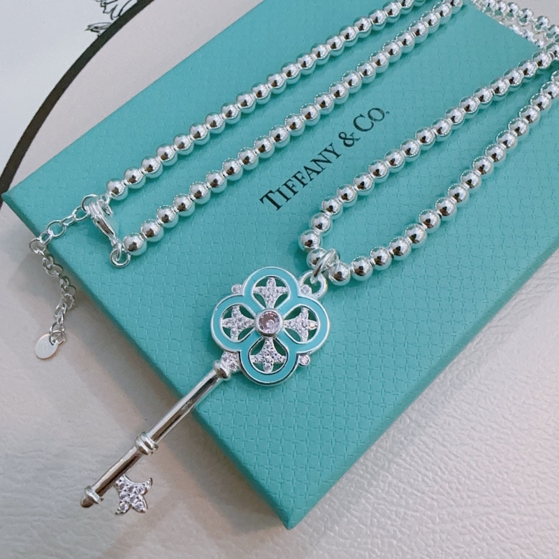 T*f*ny necklaces
